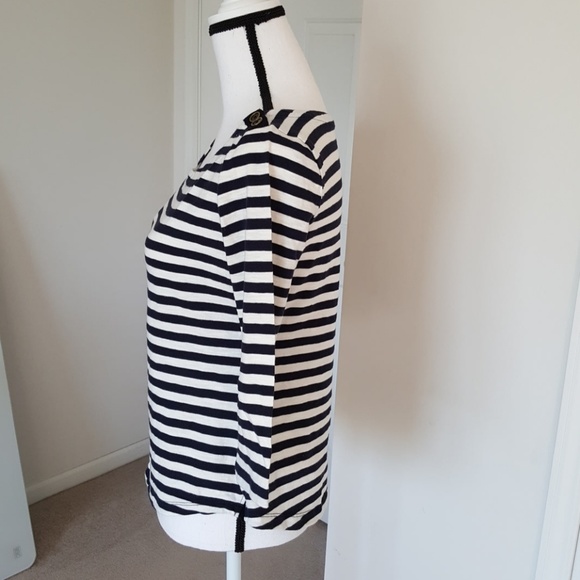 14:06 - Banana Republic Stripped Shirt - Picture 2 of 13